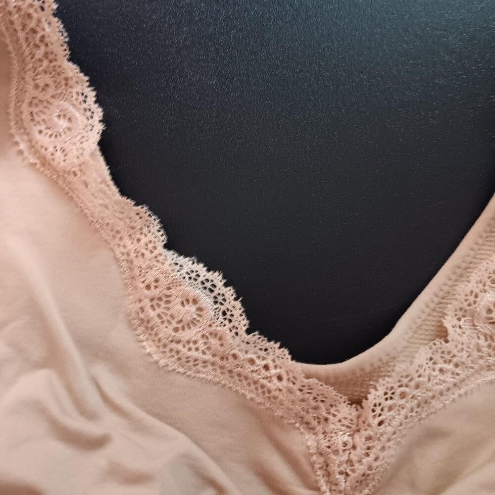 BREEZIES  WOMEN'S 2X TAN LACE KNIT BRALETTE GUC - Picture 2 of 5